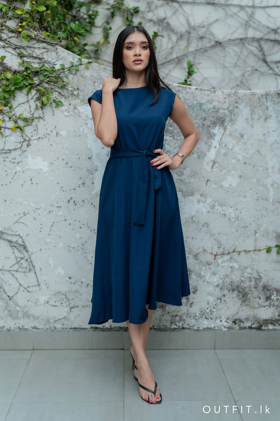 Round Neck Belted Midi Dress – OUTFIT